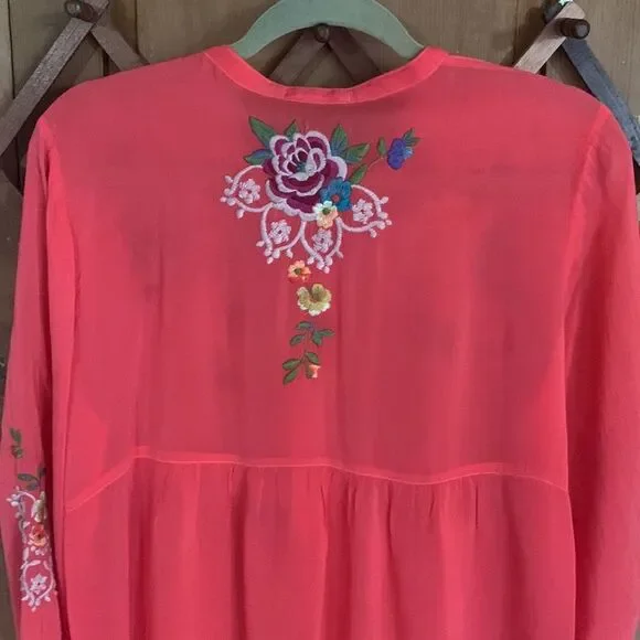 Johnny Was coral embroidered floral tunic top - Picture 7 of 8
